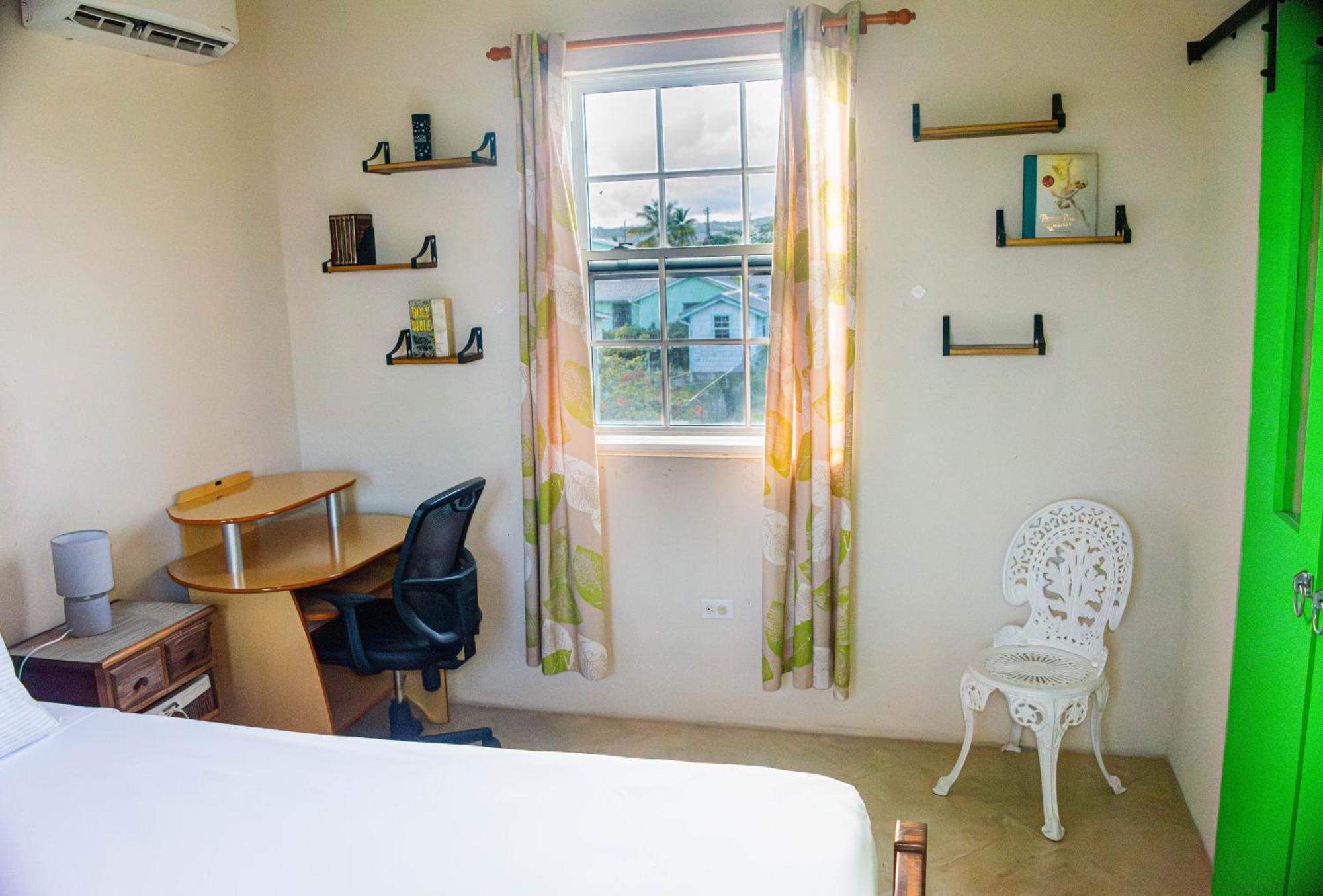 Cozy Modern Upstairs 2 Bed A/C Apt Near 2 Everything Сент-Філіп Екстер'єр фото