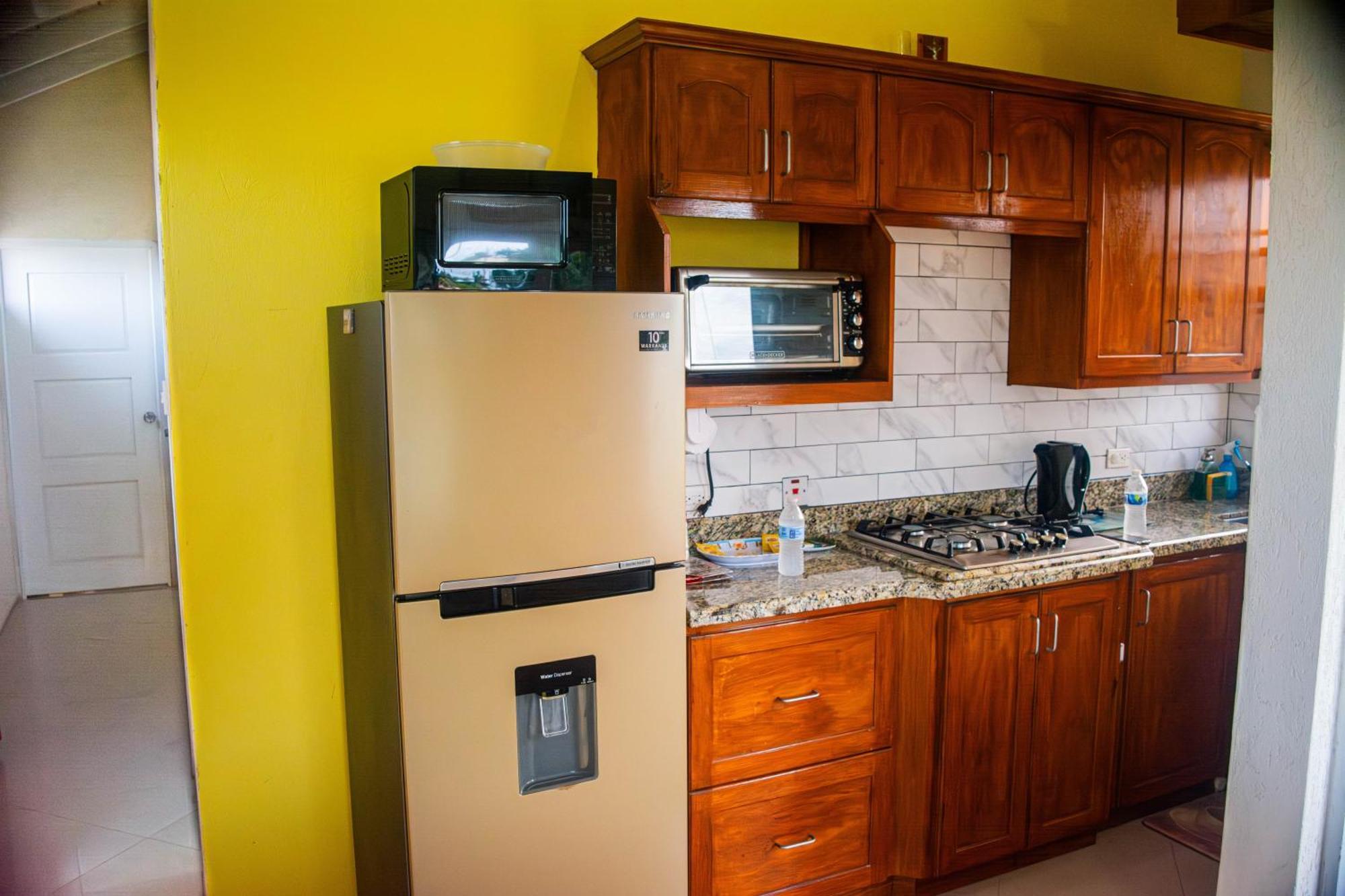 Cozy Modern Upstairs 2 Bed A/C Apt Near 2 Everything Сент-Філіп Екстер'єр фото
